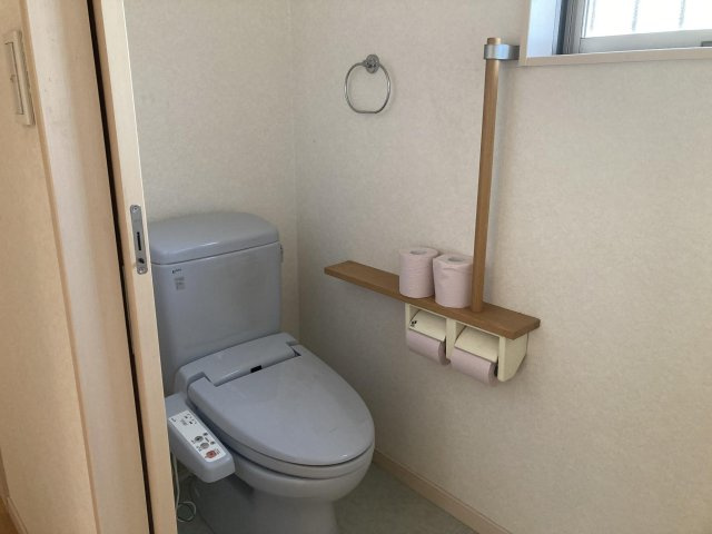 　☆西尾町中古戸建　(３ＬＤＫ　ロフト付き）☆のトイレ