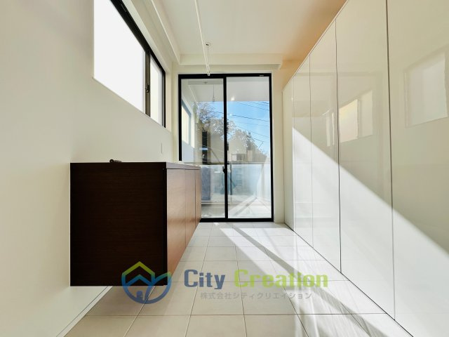 オーシャンビュー！材木座の高台にあるリフォーム済み海近住宅のランドリースペース