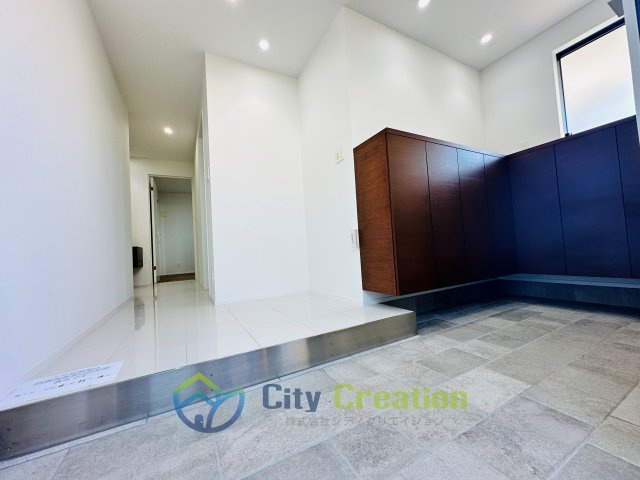 オーシャンビュー！材木座の高台にあるリフォーム済み海近住宅の玄関