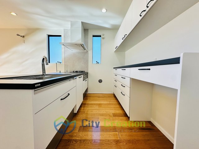 オーシャンビュー！材木座の高台にあるリフォーム済み海近住宅のキッチン