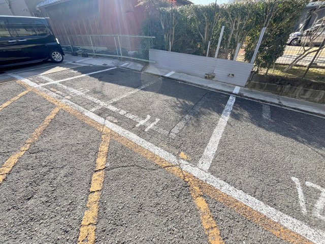 コスモス物語の駐車場