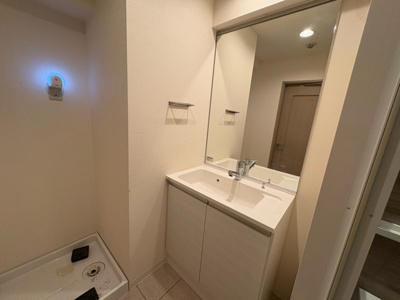 【独立洗面台】 | ビッグヴァン京王橋本 | 洗面化粧台では顔を洗ったり、身だしなみを整えることが本来の使い方ですが、用途によっては洗面化粧台に求められる機能が違ってくるため、ご自身や家族のライフスタイルに合ったものを選ぶことをおすすめ致します。