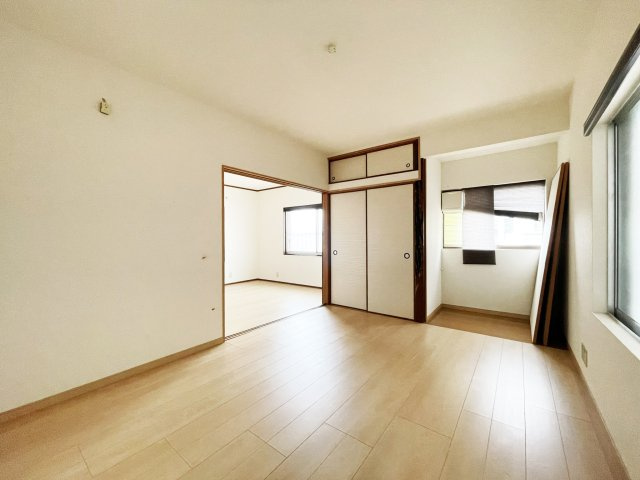 八万町内浜一戸建の居間・リビング