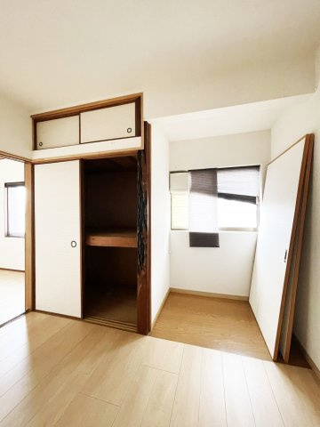 八万町内浜一戸建の居間・リビング