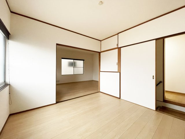 八万町内浜一戸建の居間・リビング