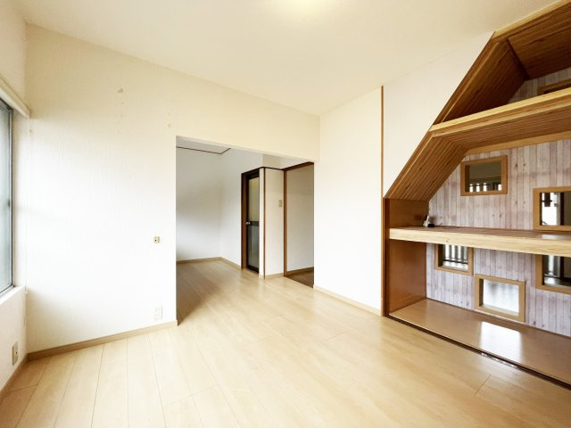 八万町内浜一戸建の居間・リビング
