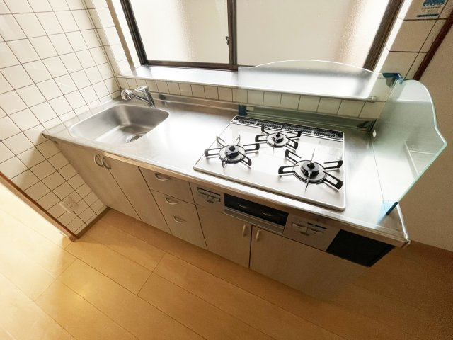 八万町内浜一戸建のキッチン