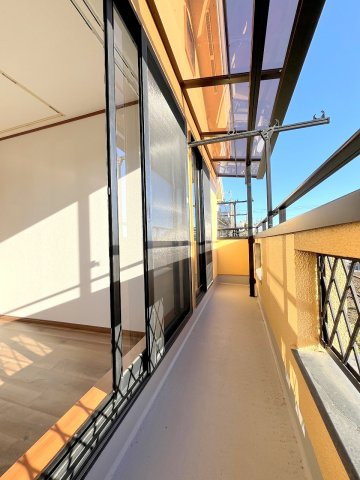 昭島市緑町２丁目の中古一戸建のバルコニー|屋根付きのバルコニーです！