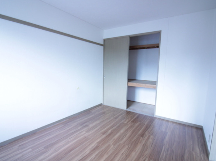 サンガーデン久留米【キャッシュバック対象物件】の洋室|個人の部屋や寝室として使える洋室です