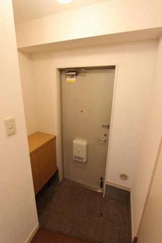 ファインファースト久地の玄関