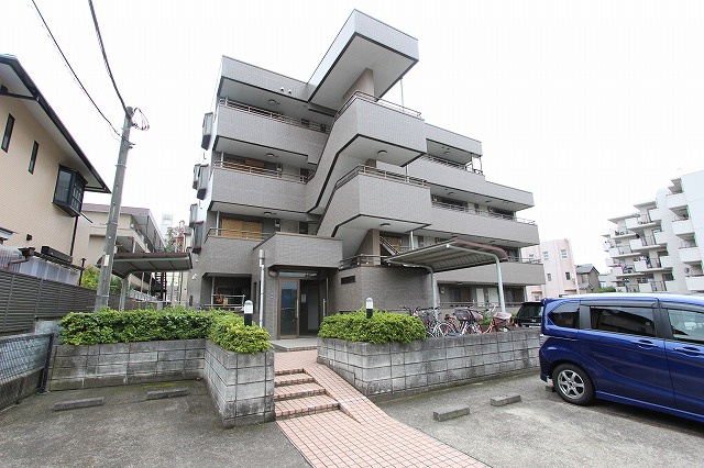 ファインファースト久地の外観