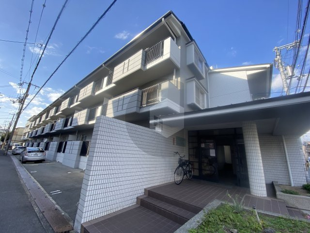 ウェルシーハイム川本の外観
