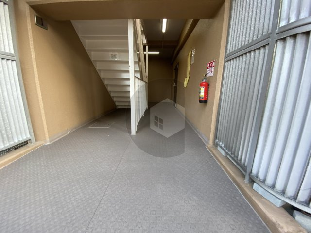 シャルム小阪1番館のロビー