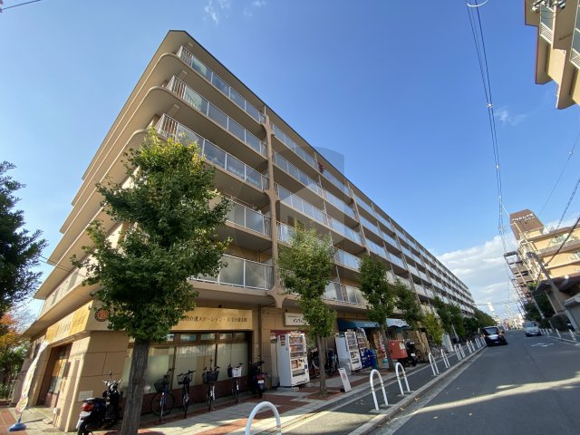 シャルム小阪1番館の外観