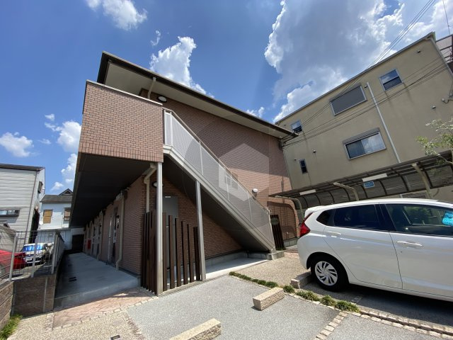 アルカディア楠根の外観