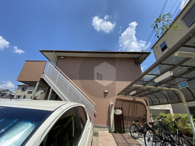 アルカディア楠根の外観