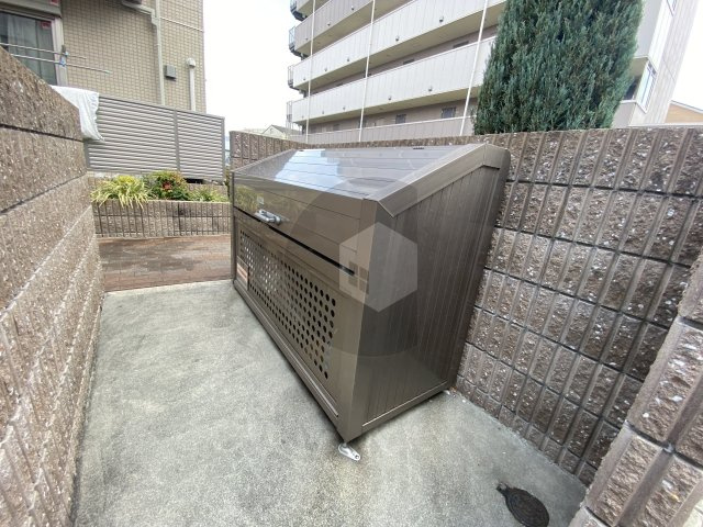 サン・ラフィーエ上小阪A棟のその他共用部分