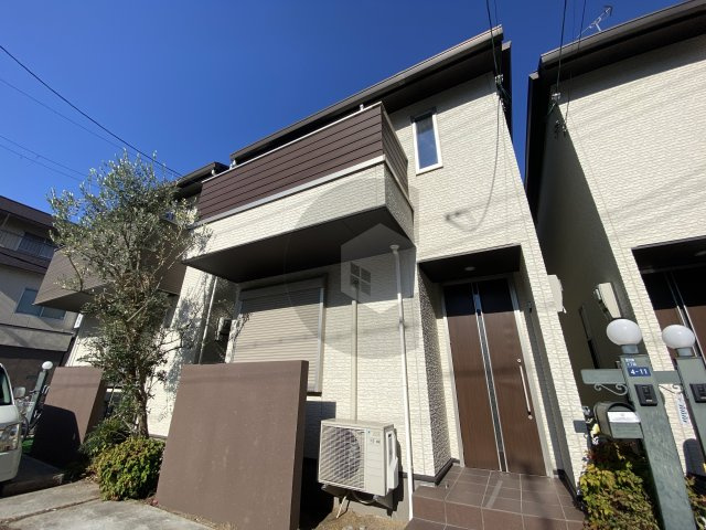 足代南戸建貸家（布施賃貸）の外観