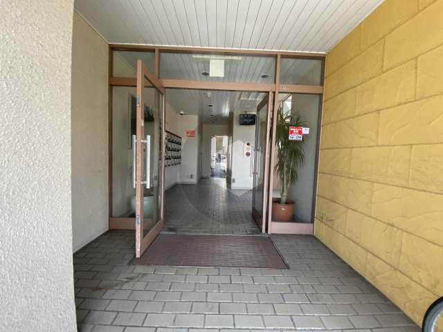 シティコーポ長田のエントランス
