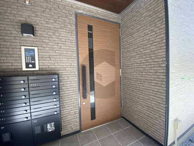 東大阪市友井４丁目のアパートのエントランス