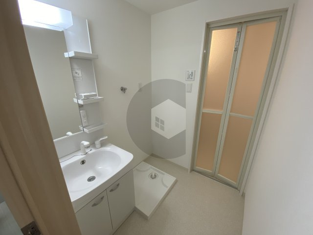 東大阪市友井４丁目のアパートの洗面所