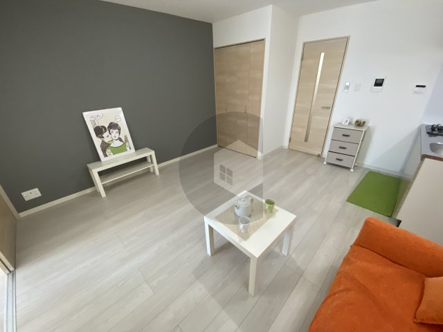 東大阪市友井４丁目のアパートの居間・リビング