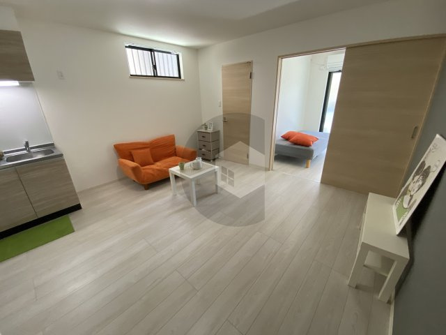 東大阪市友井４丁目のアパートの居間・リビング