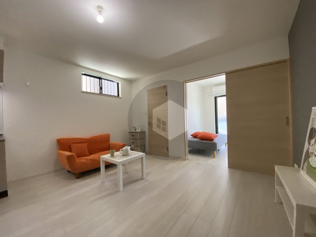 東大阪市友井４丁目のアパートの居間・リビング