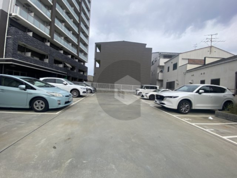 オリエンテムの駐車場