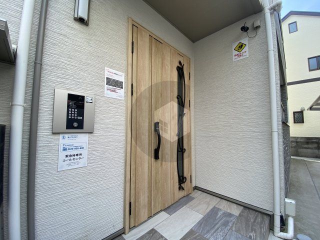 クリエオーレ長瀬のエントランス