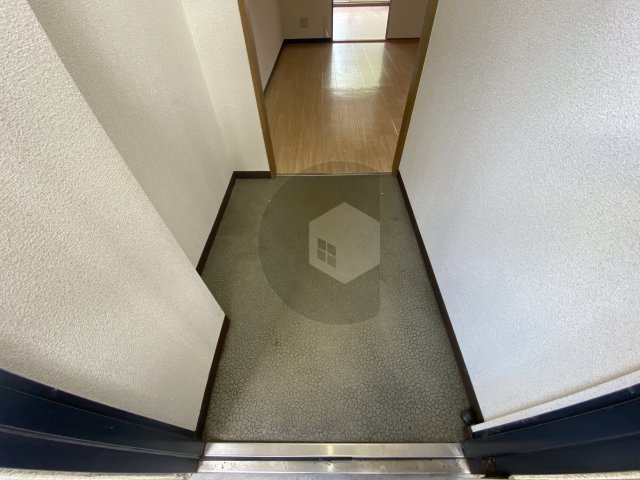 Mプラザ菱江の玄関