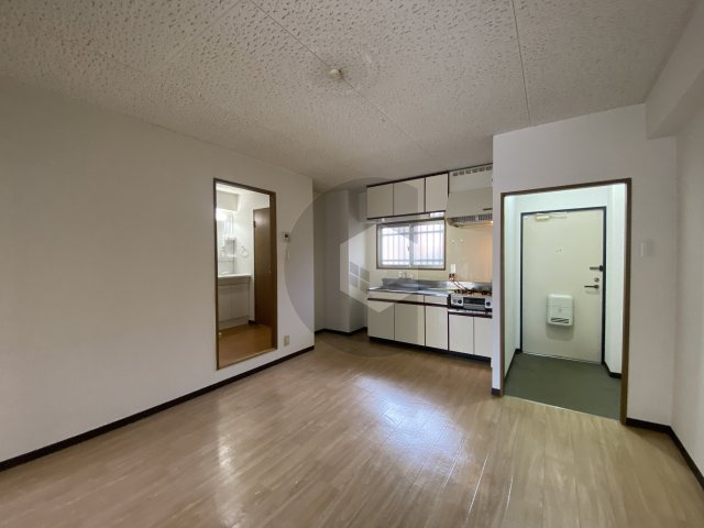 Mプラザ菱江の居間・リビング