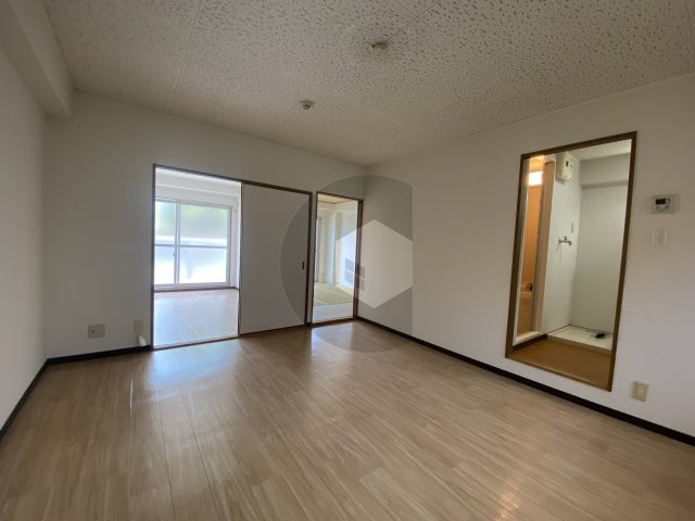 Mプラザ菱江の居間・リビング