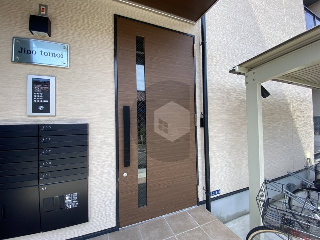 Jino tomoiのエントランス