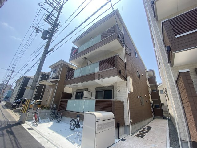 LEPUS御厨Bの外観