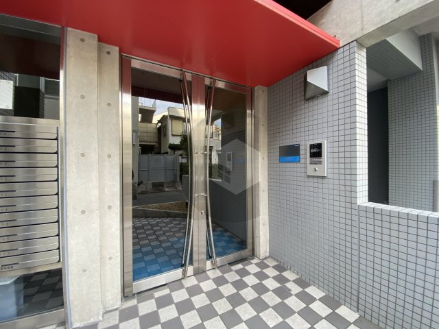 ルグランアコルネ1のエントランス