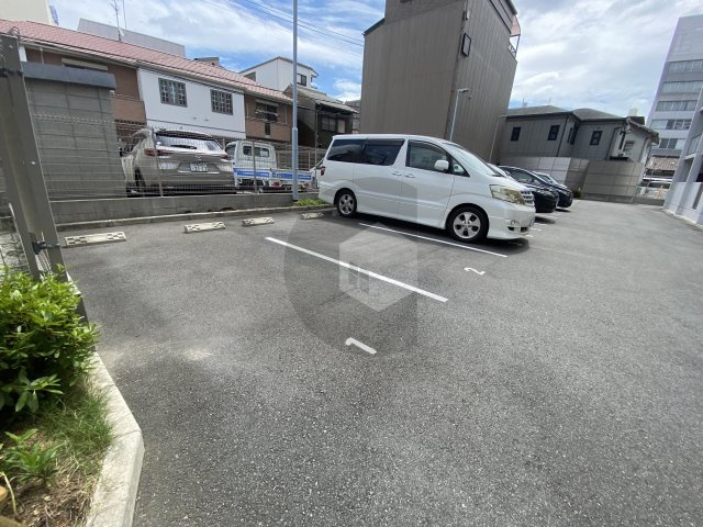 オリーブスクエアの駐車場