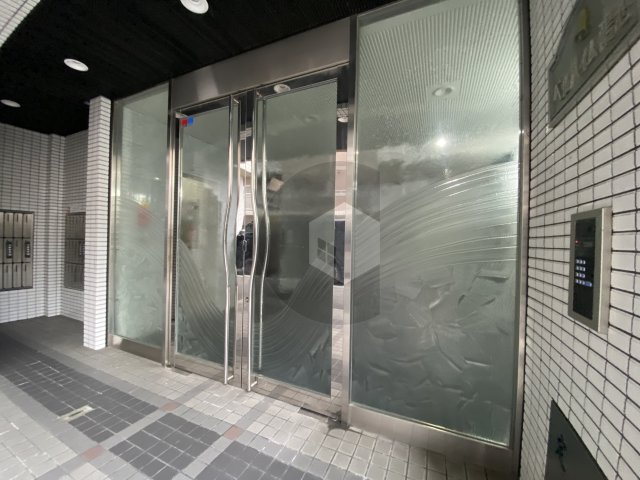 ベルハイム鴻池のエントランス