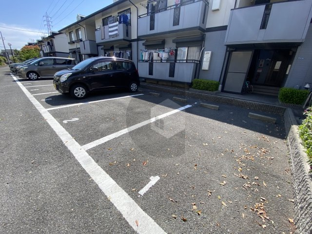 ガーデンハイツ若江東の駐車場