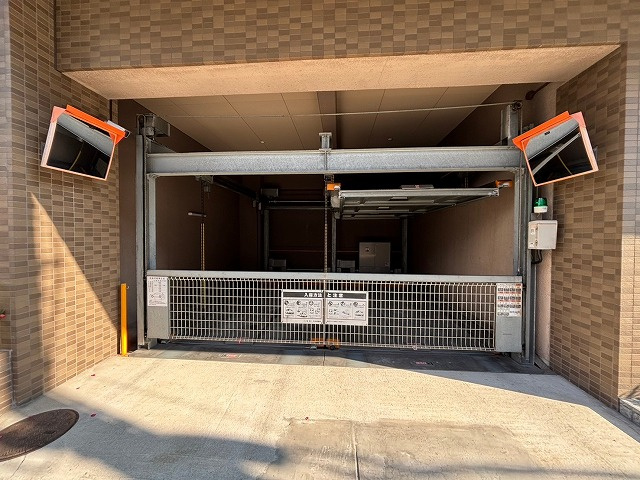 リーガル新大阪6の駐車場