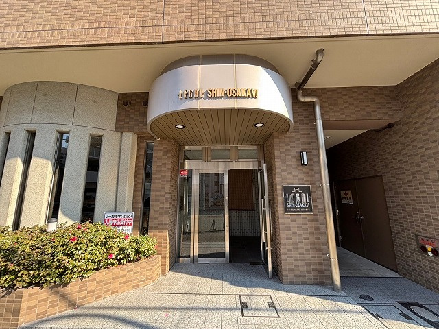 リーガル新大阪6のエントランス