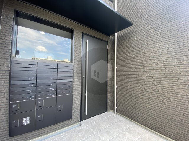 カーサ・プラスワンのエントランス