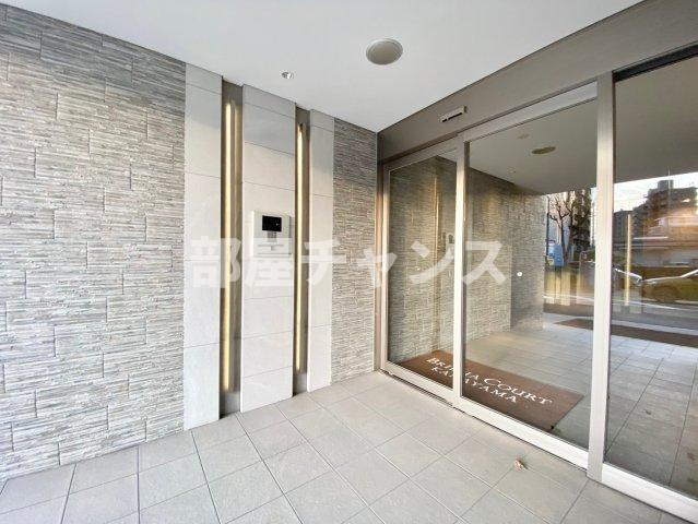 ブリリアコート金山のエントランス
