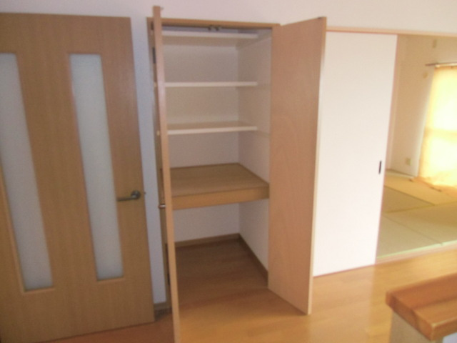 エスペランサフルールの設備|リビング収納です★