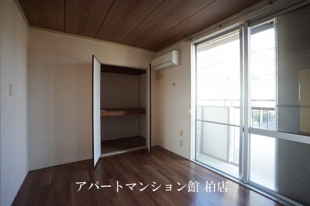 ガーデンハイツ桜台Aの居間・リビング|※別号室参考写真です