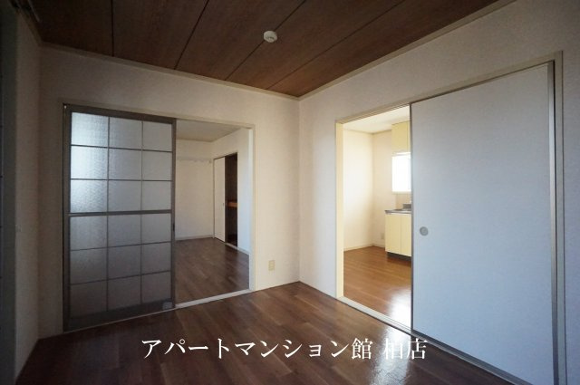 ガーデンハイツ桜台Aの居間・リビング|※別号室参考写真です