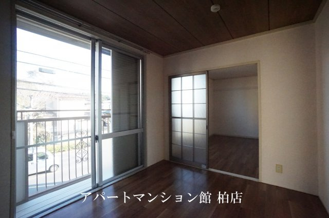 ガーデンハイツ桜台Aの居間・リビング|※別号室参考写真です