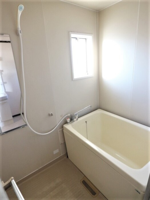 ガーデンハイツ桜台Aの浴室|※別号室参考写真です