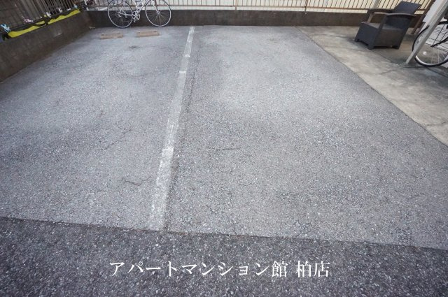 ガーデンハイツ桜台Aの駐車場