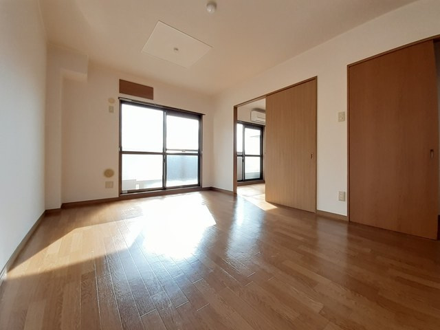 ソレアードⅡの居間・リビング